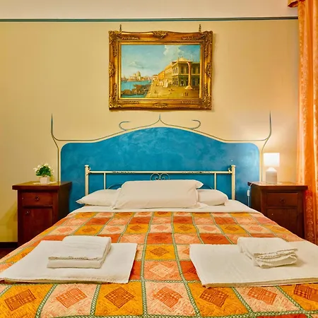 Joy Rialto Rooms Venice-3